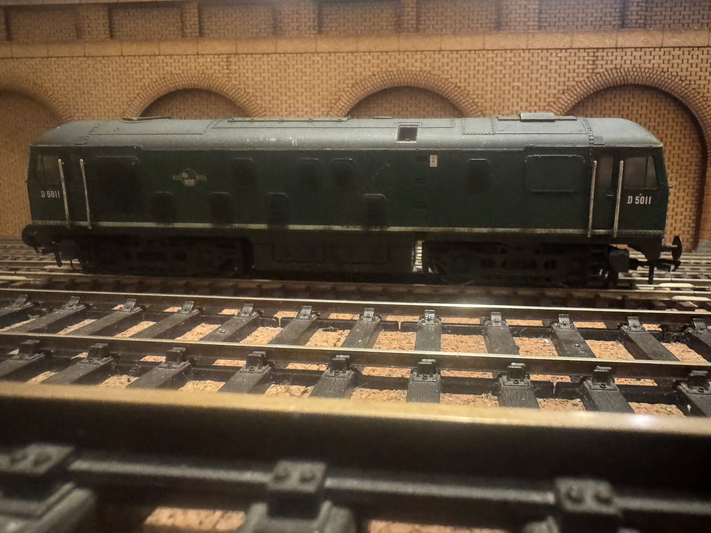 Bachmann 32-429 (OO) British Railways Sulzer Type 2 [Class 24] No.D5011 in Weathered BR Green and Small Yellow End. DCC Ready. 