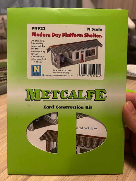 Metcalfe, (N Gauge) Modern Day Platform Shelter
