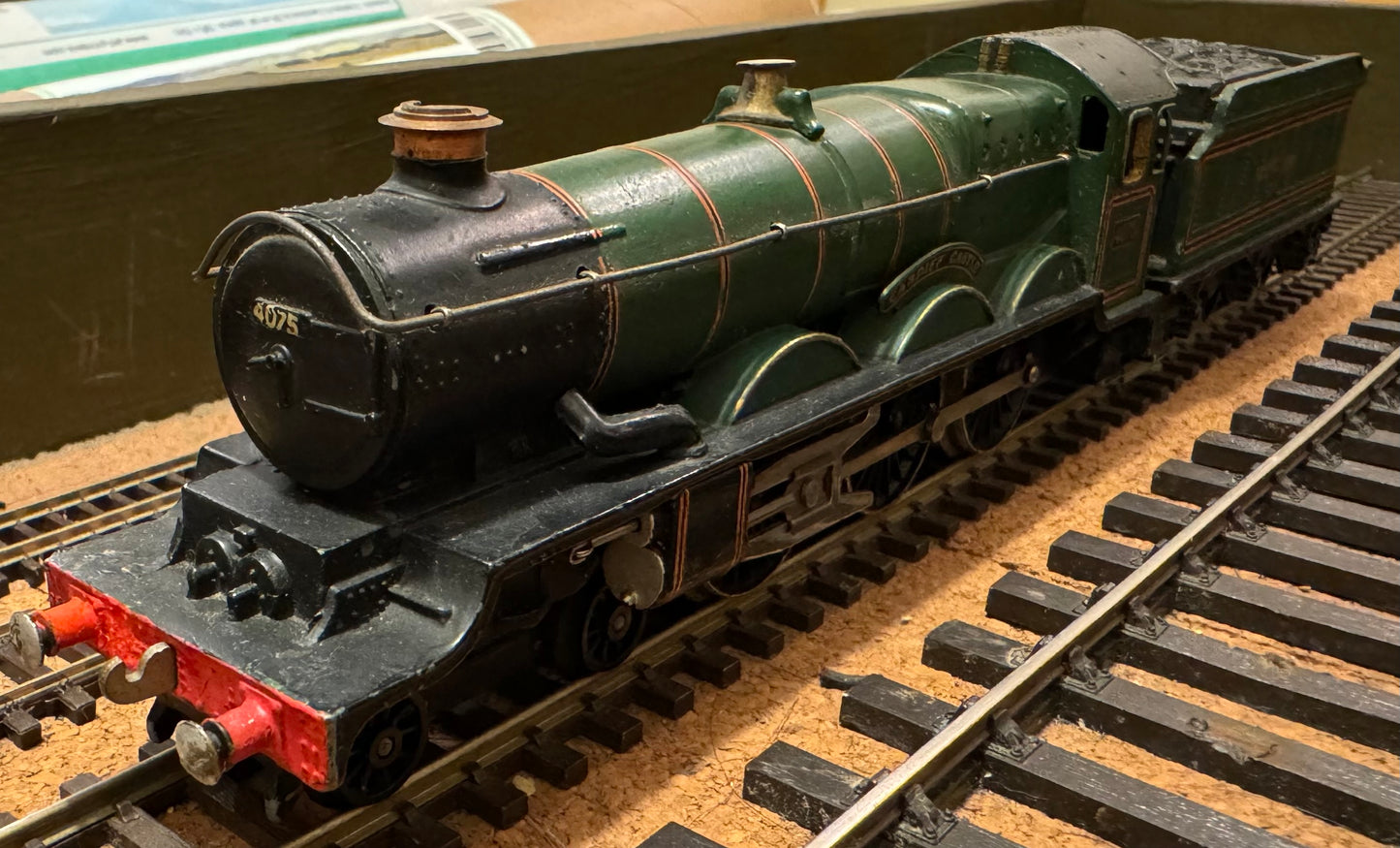 Hornby Dublo [2 Rail] (OO) Ex GWR, 4073 ‘Castle Class’ No.4075 “Cardiff Castle” in Lined British Railways Green.