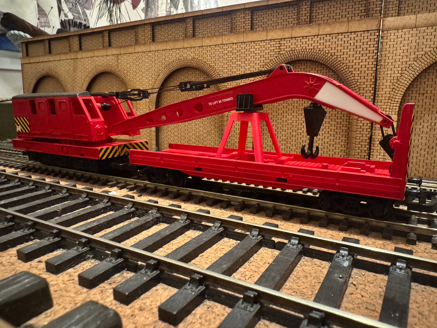 Hornby Railroad R6881 (OO) 38T Diesel Breakdown Crane in British Railways Departmental Livery 