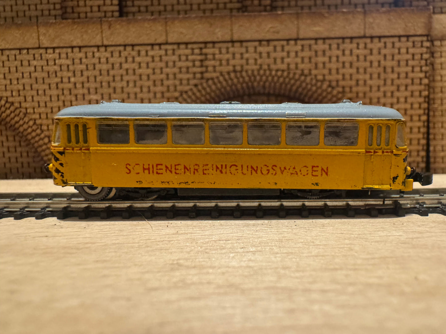 Marklin Mini Club 8802 (Z) Deutscher Bahn W&M 724 Class Diesel Rail Bus, and Track Cleaning Loco In Department Livery 