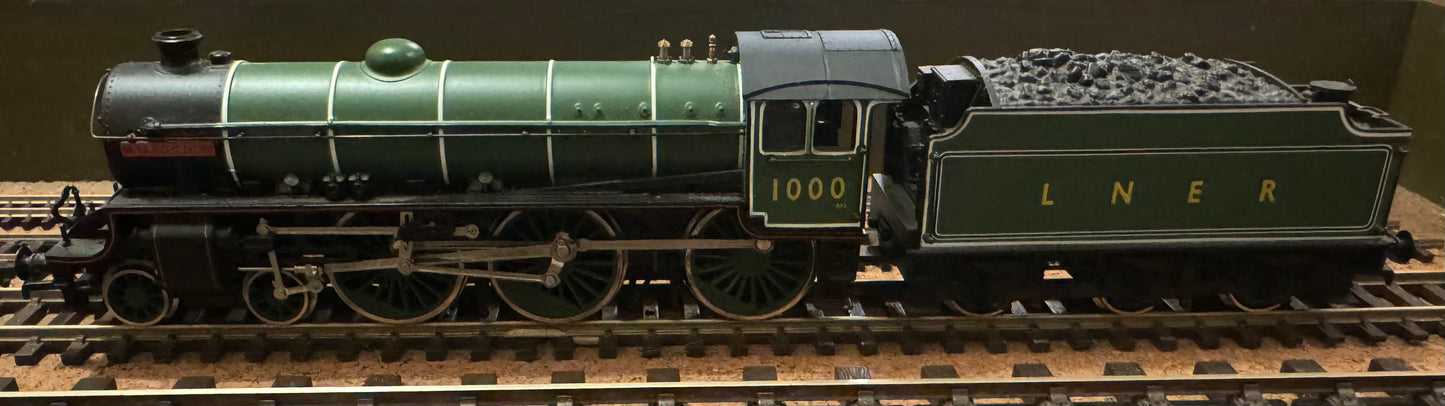 Replica Railways / Bachmann (OO) London North Eastern Railways Class B1, No.1000 “Springbok” In LNER Apple Green (Stratford Depot)