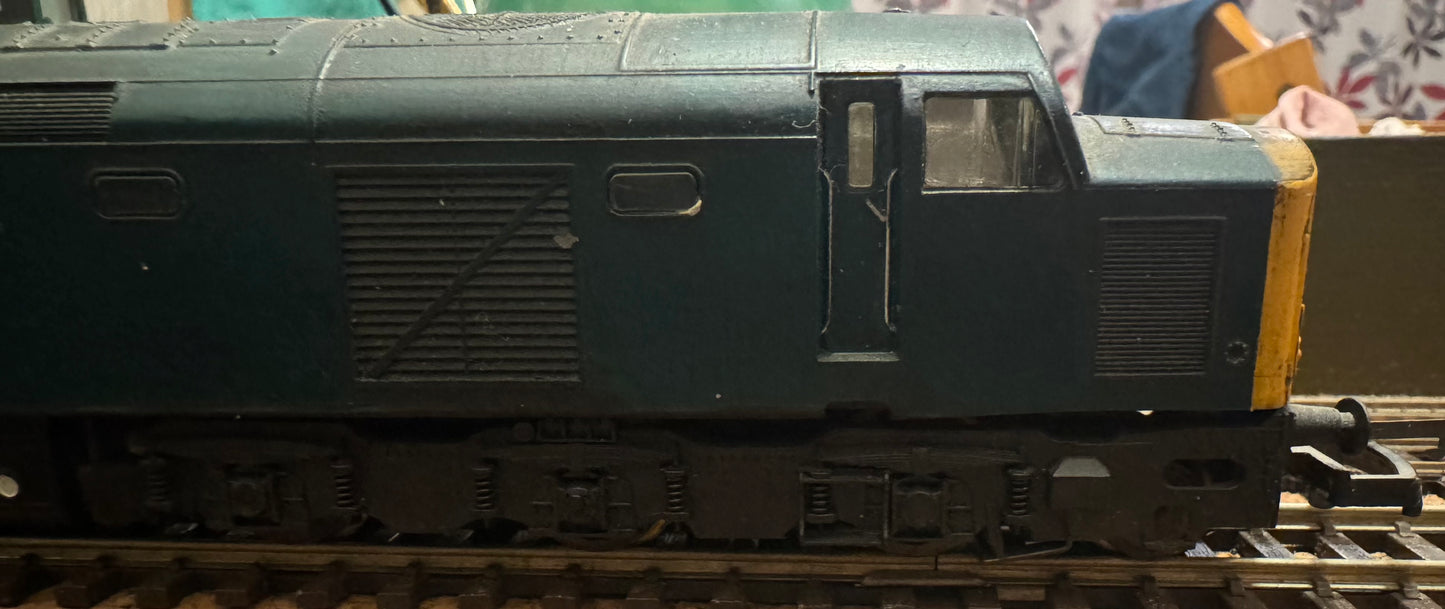 Lima (OO) British Railways Class 40, No.40066 in weathered lightly British Rail Blue