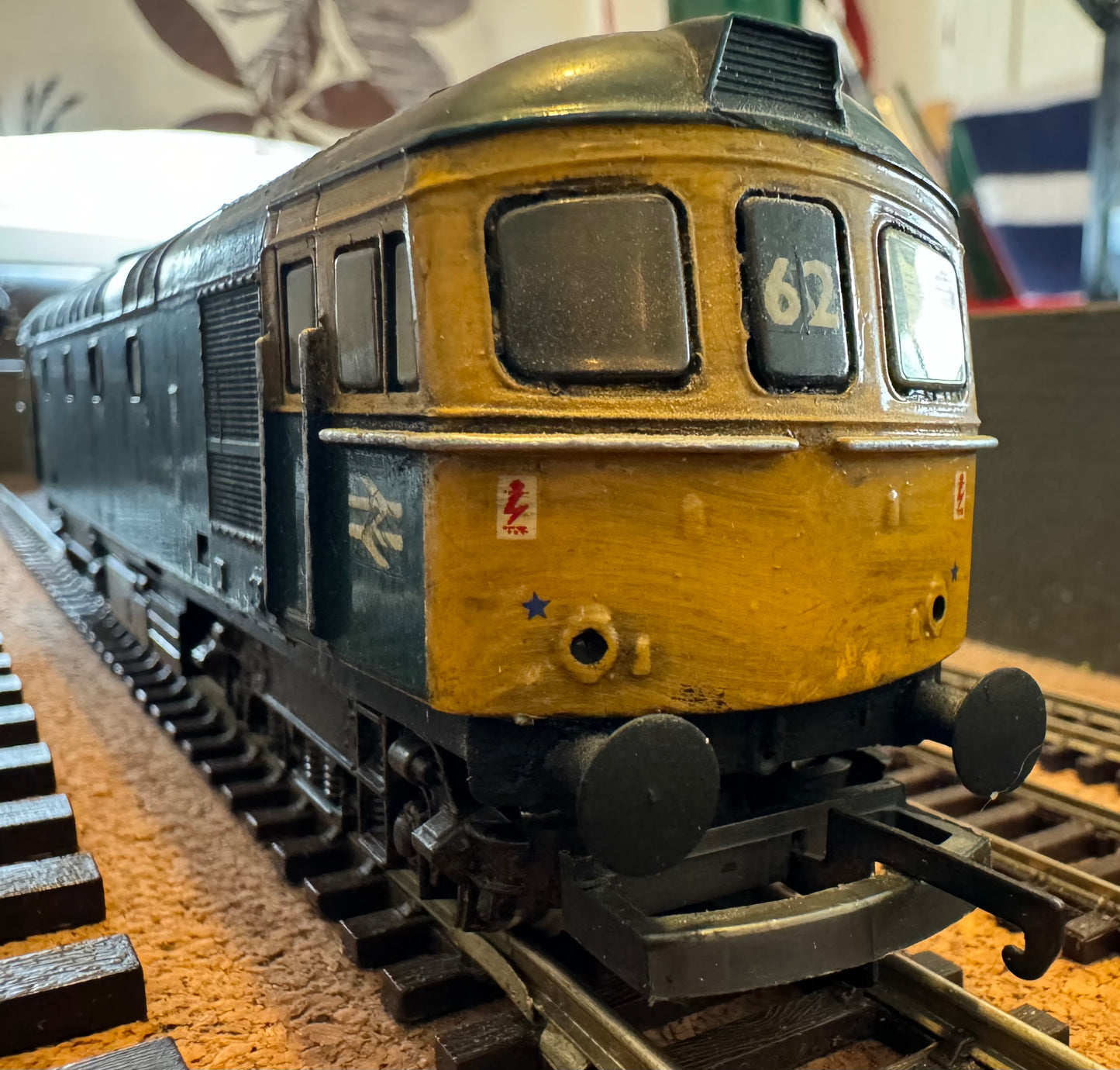 Lima (OO) British Railways, Class 33, No.33010 in Weathered BR Blue.