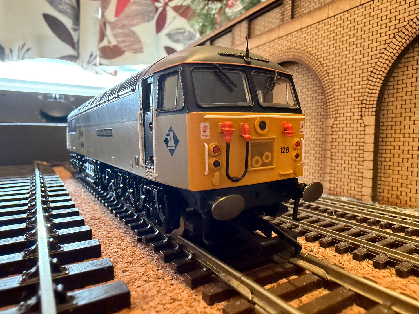Hornby R2647X (OO) British Rail Class 56 ‘Grid’ No.56128 “West Burton Power Station” in BR Railfreight Coal Sector Livery. DCC fitted 