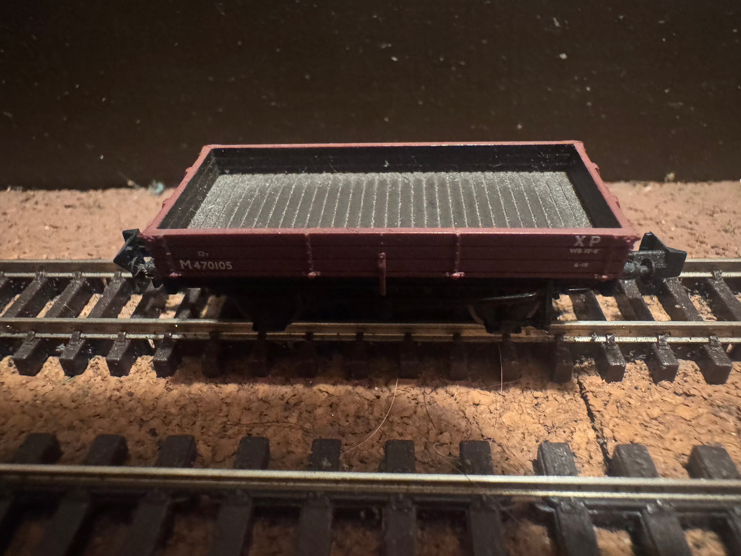 Graham Farish 377-501A (N Gauge) British Railways 12Ton Three Plank Open Wagon No.470105 in BR Bauxite 