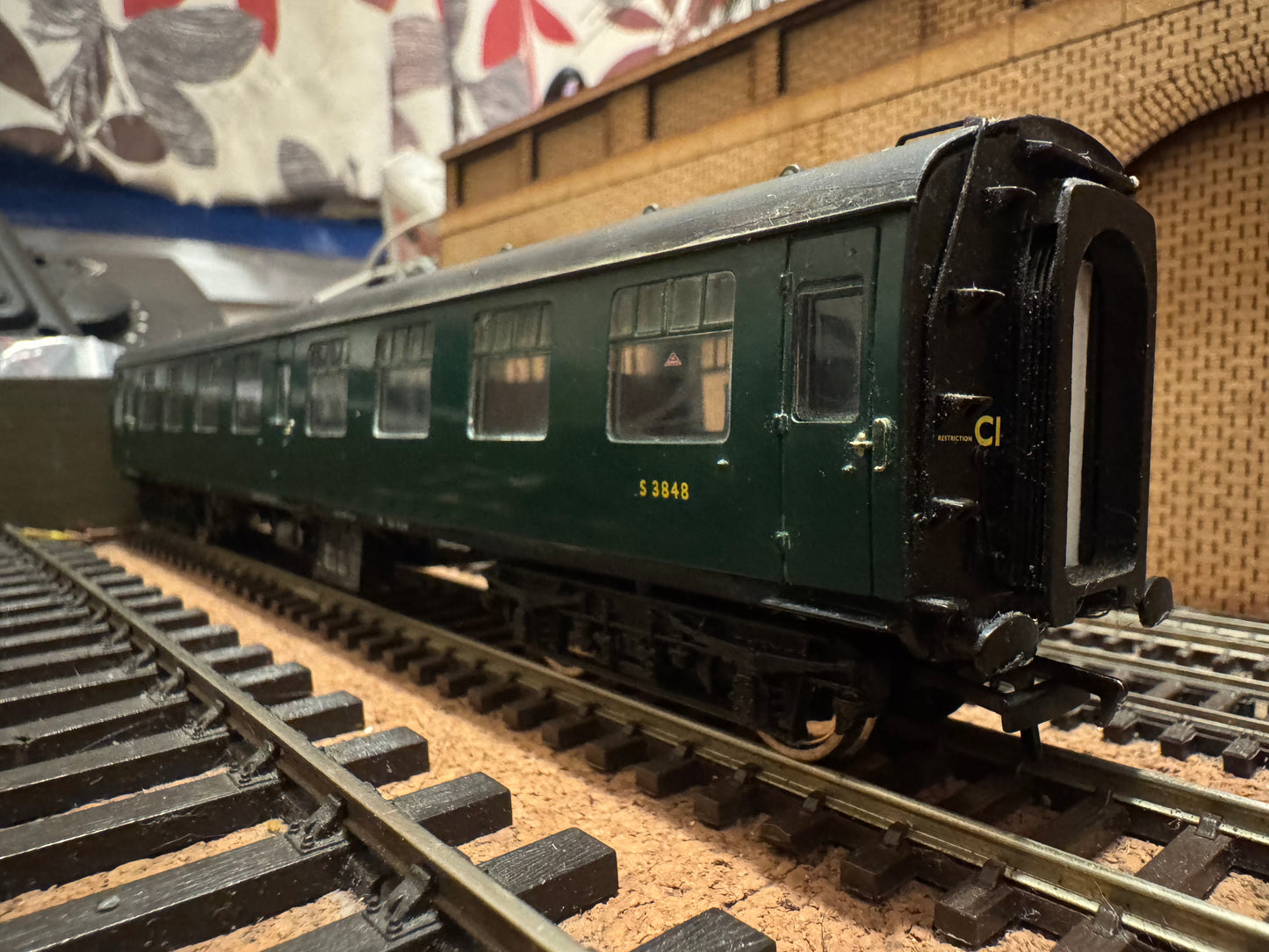 Bachmann 39-053F (OO) British Railways MK1 Second Open No.S3848 in BR Southern Region Green.