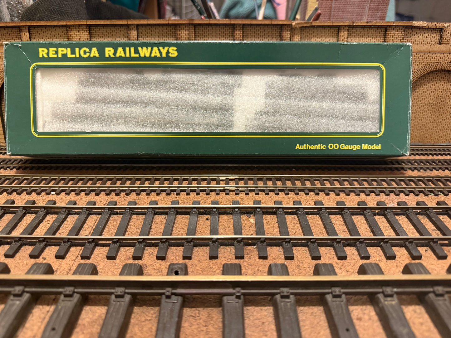 Replica Railways 11014A (OO) Ex LNER ‘Thompson’ B1 No.61264 in British Railways Lined Black 