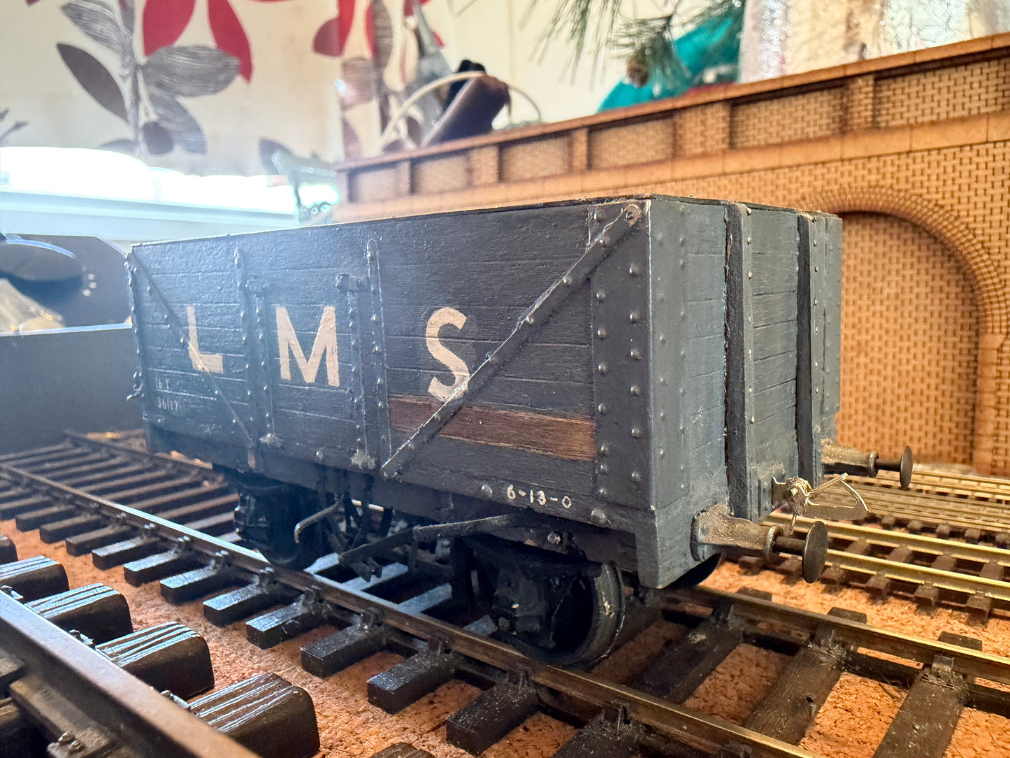 Scratch Built (O Gauge) London Midland & Scottish Railway 16T Severn Plank Tipper Wagon No.36117 in LMS Grey 