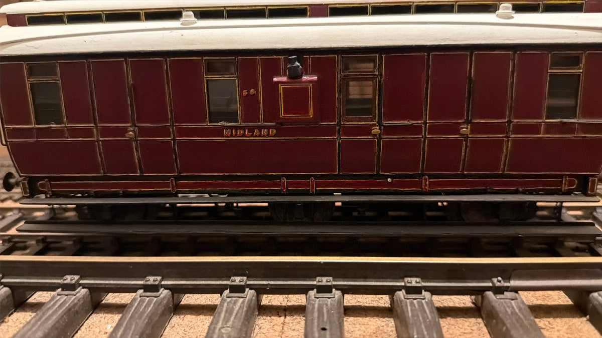 Midland Carriage Works J132 (O Gauge) Midland Railway Diagram 530, Six-wheeled Clerestory Roof Full Brake No.56 in Late Midland Railway Limed Crimson Lake. 