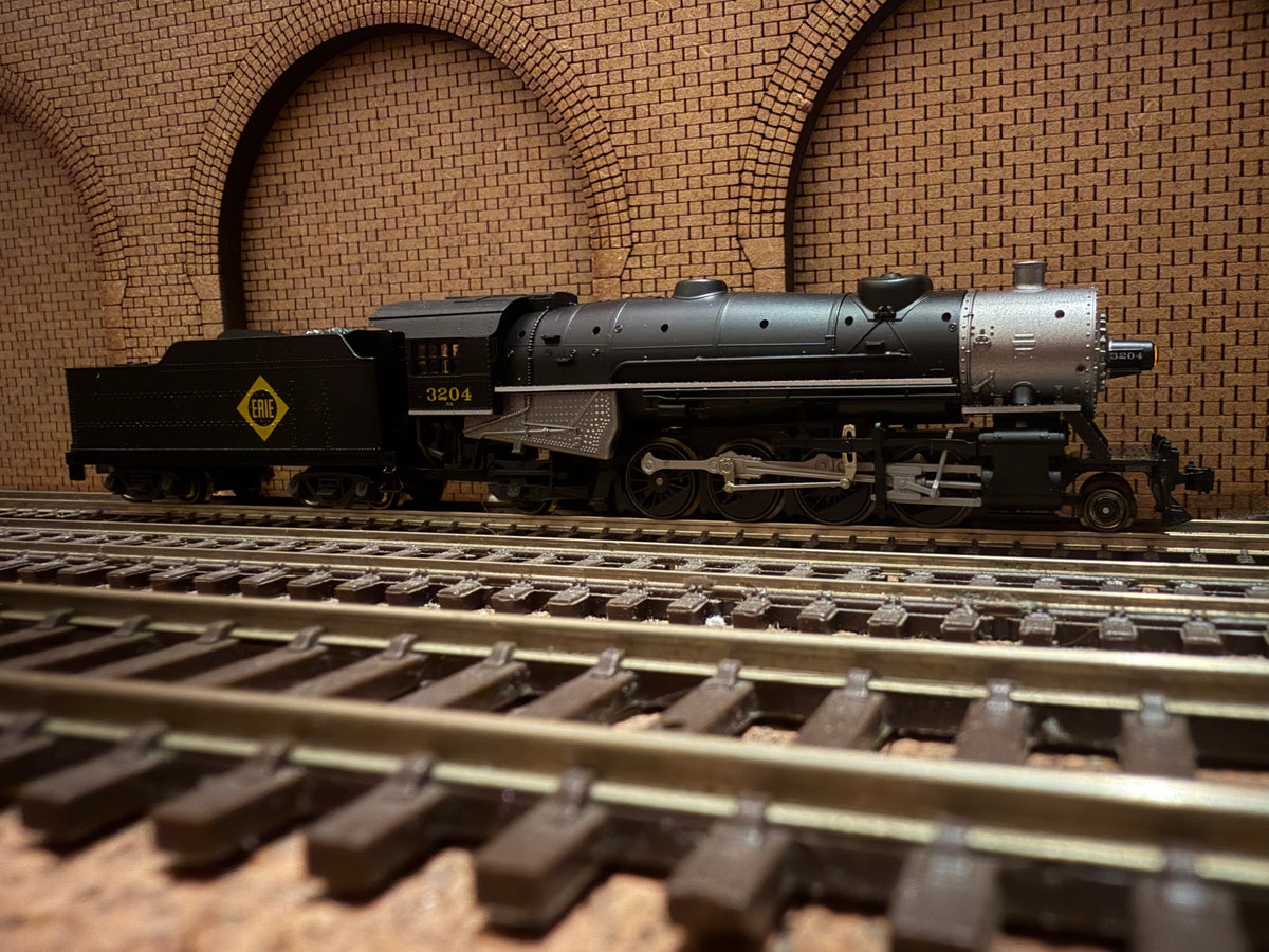 Kato 126-0202 (N Scale) United States Railroad Administration, Heavy Mikado No.3204 in Erie Railroad Livery 