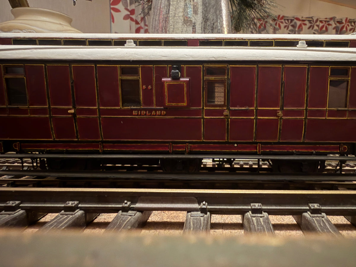 Midland Carriage Works J132 (O Gauge) Midland Railway Diagram 530, Six-wheeled Clerestory Roof Full Brake No.56 in Late Midland Railway Limed Crimson Lake. 