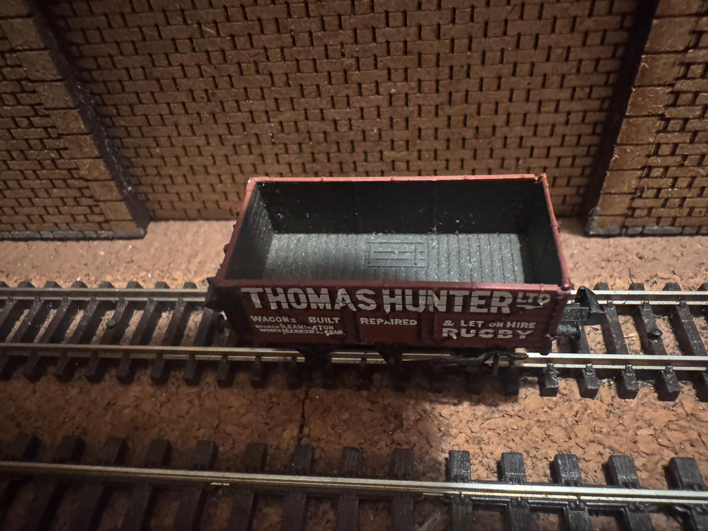 Graham Farish 377-2009K (N Gauge) Thomas Hunter Ltd Severn Plank Open Wagon. 
