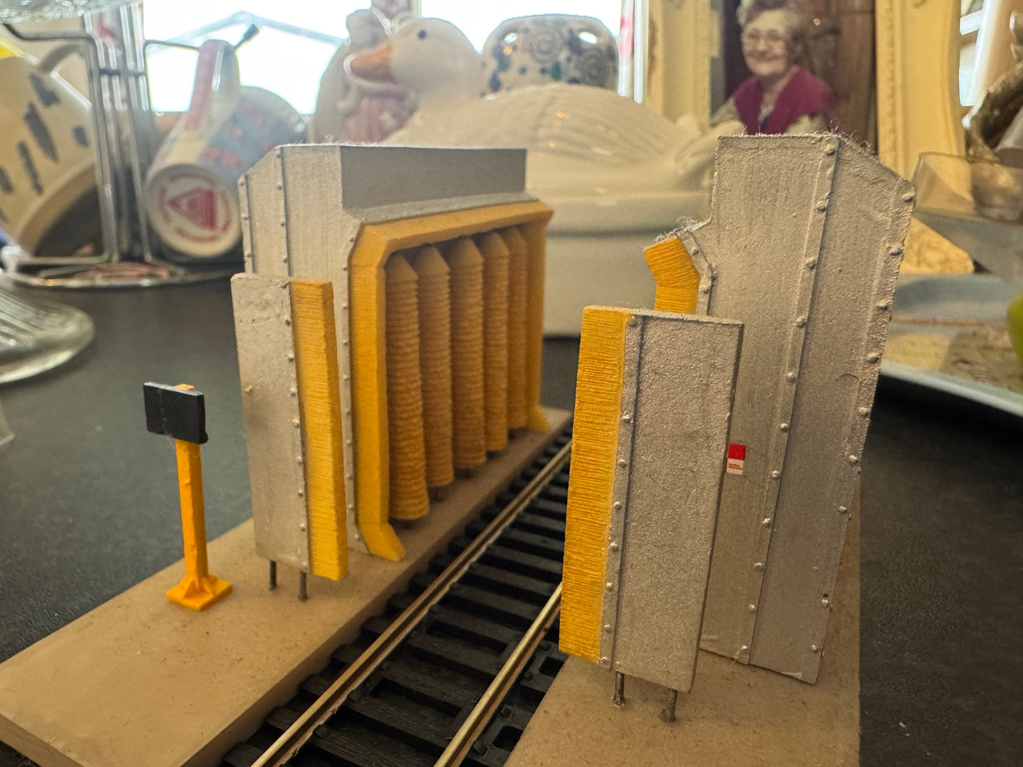 Bachmann Scenecraft 44-095 (OO) Modern Train Washing Plant 