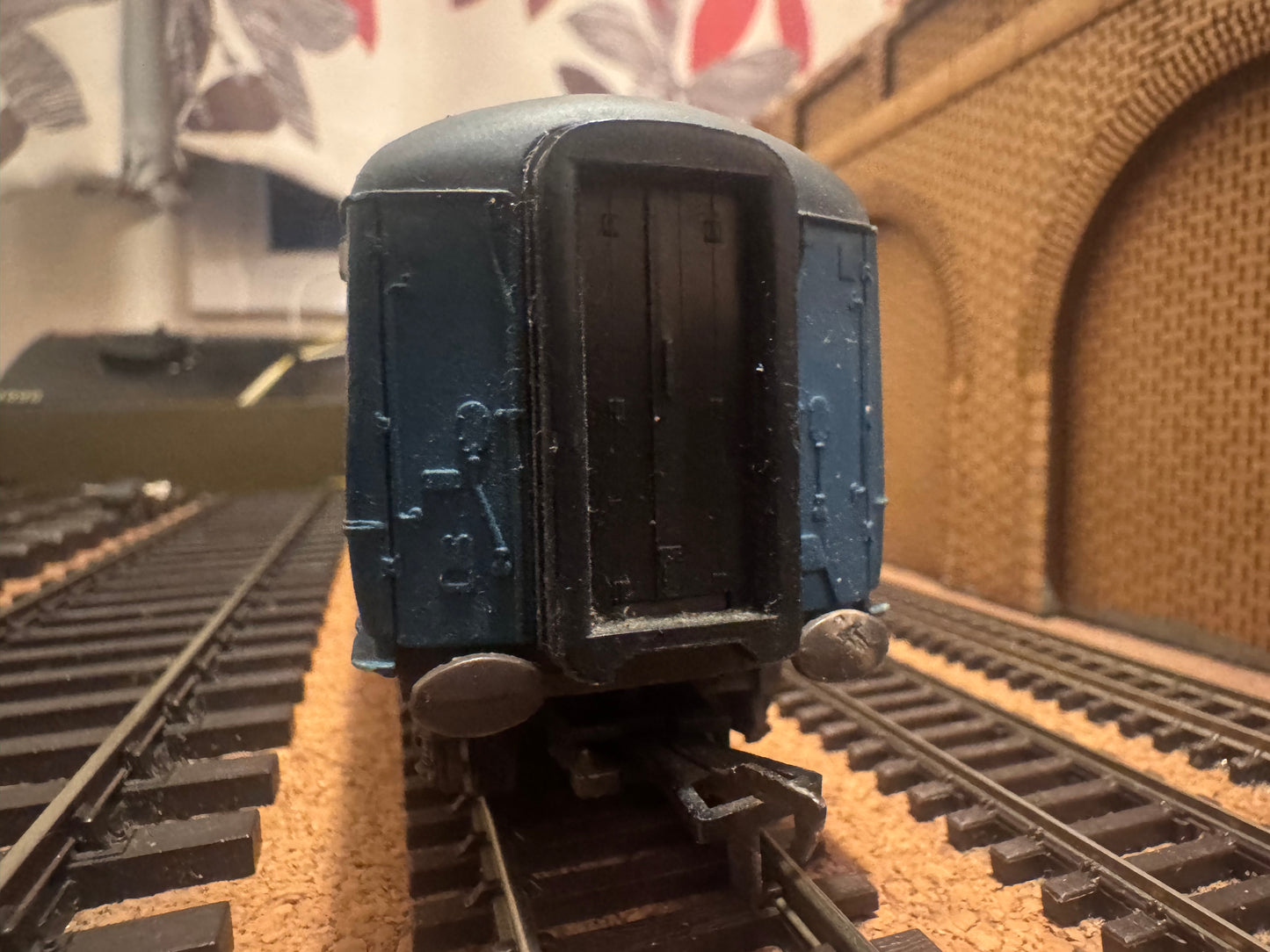 Airfix 54200 (OO) British Rail MK2D Brake Second Open No.E9479 in British Rail Blue Grey 