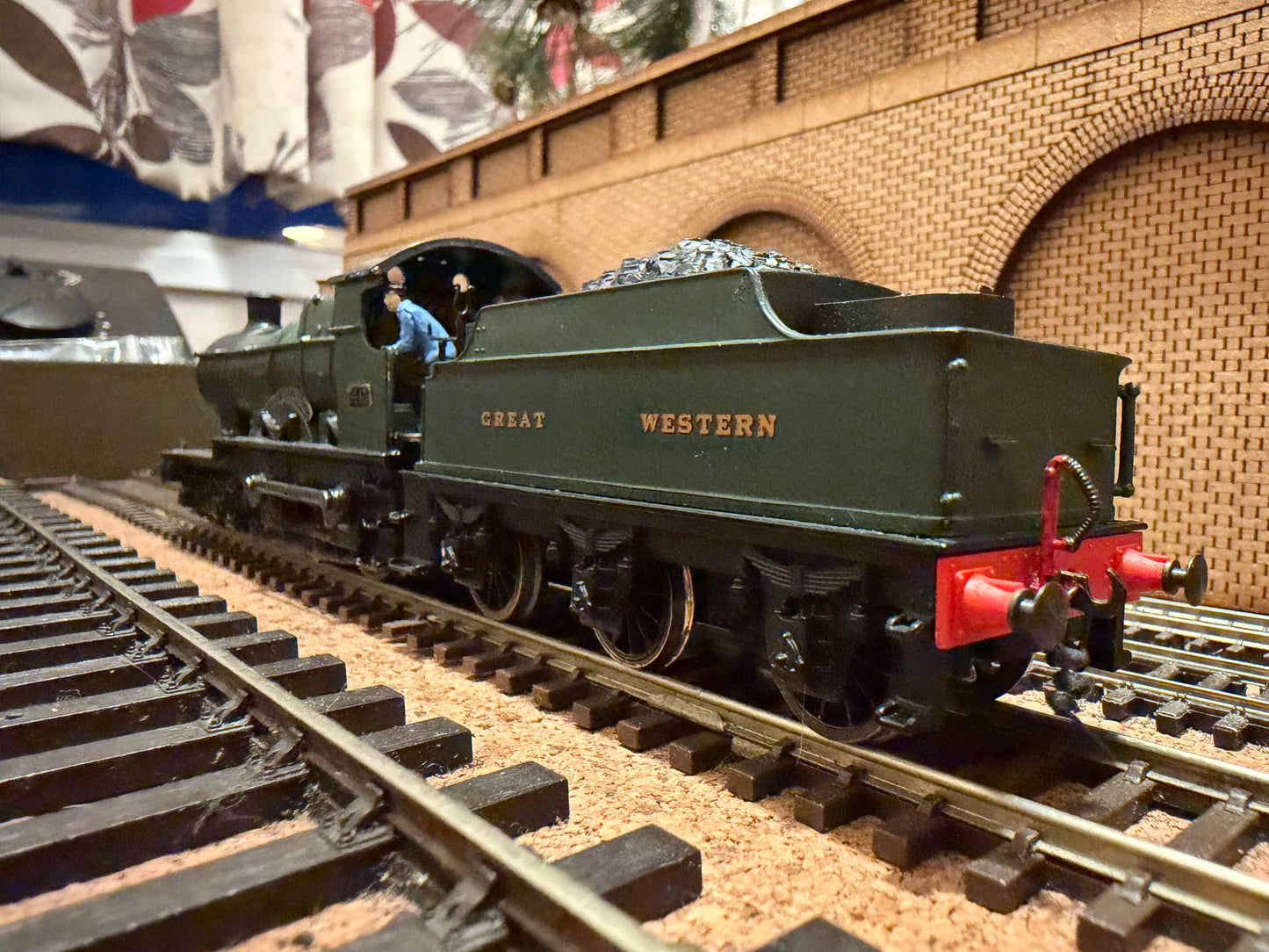 Dapol Kitmaster / Mainline (OO) Great Western Railway 3441 ‘Bird’ Class No.3443 “Chaffinch” in GWR pre 1936 Unlined Green 