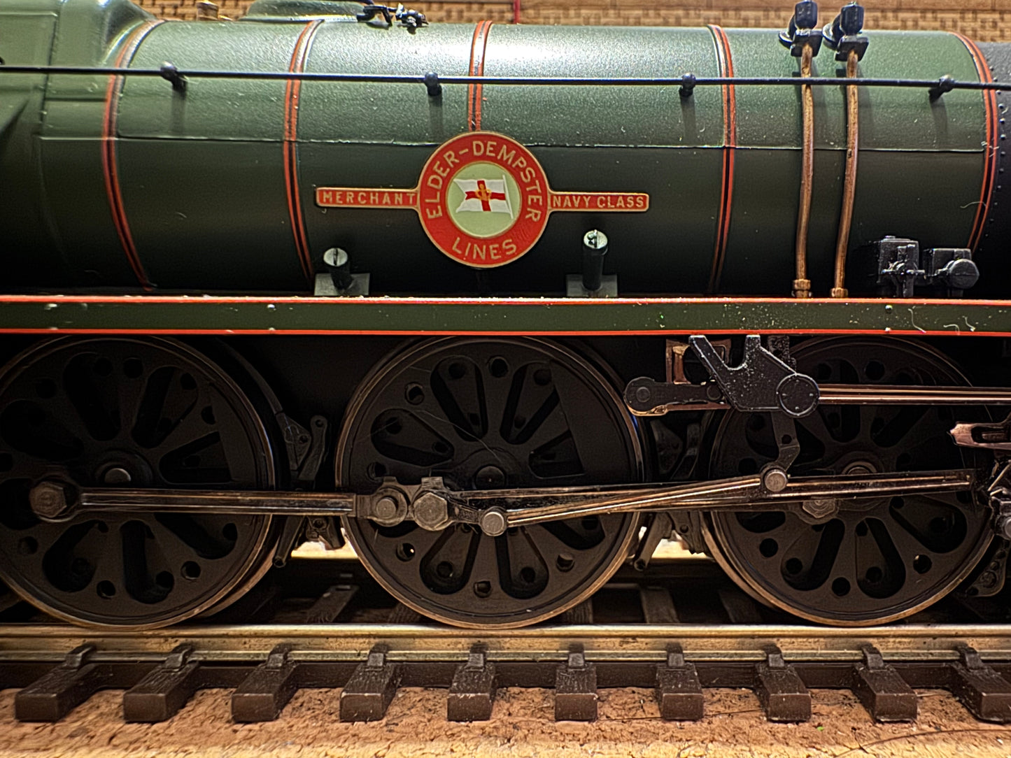 Hornby R3617 (OO) British Railways [SR] Rebuilt
‘Merchant Navy Class’ No.35030 “Elder Dempster Lines” in BR Lined Green. (Shed Code 70A, Nine Elms Depot) DCC Ready 