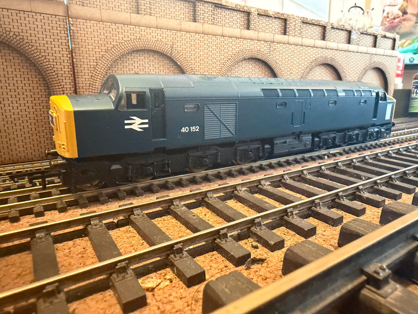 Hornby Railroad R2938 (OO) British Railways, Class 40 No.40152 in British Rail Blue. DCC Ready