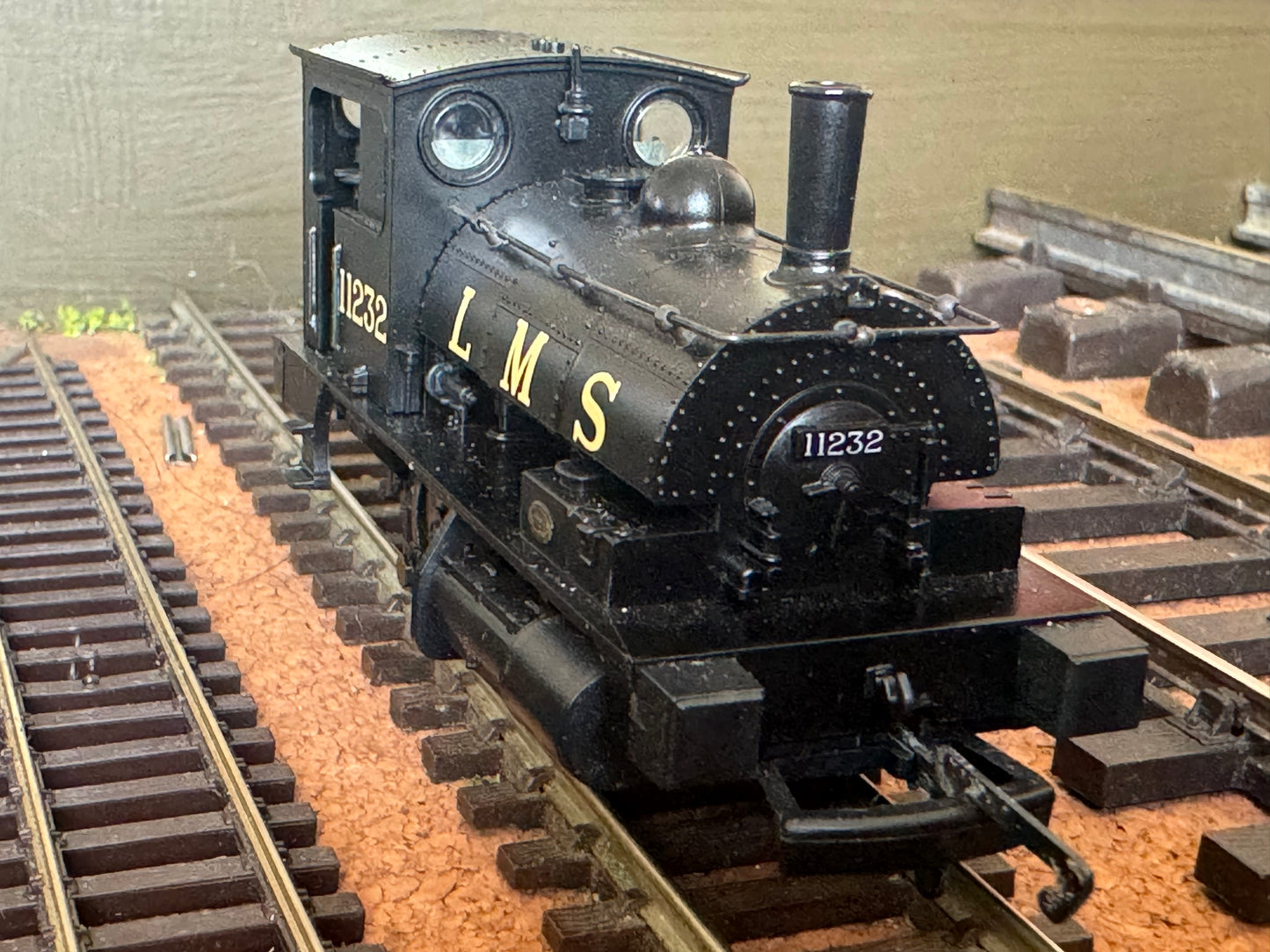 Hornby (OO) Ex L&YR Class 21 / LMS 0F “Pug” No.11232 in LMS Unlined Black