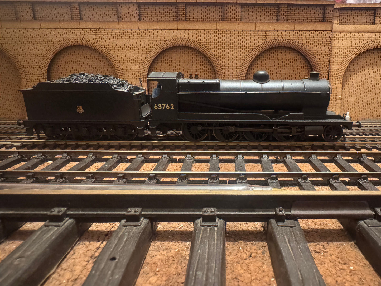 Bachmann 31-004A (OO) Ex GCR / LNER, O4 No.63762 in Weathered British Railways Unlined Black. DCC Ready (Shed Code 38D, Staveley Great Central Depot)