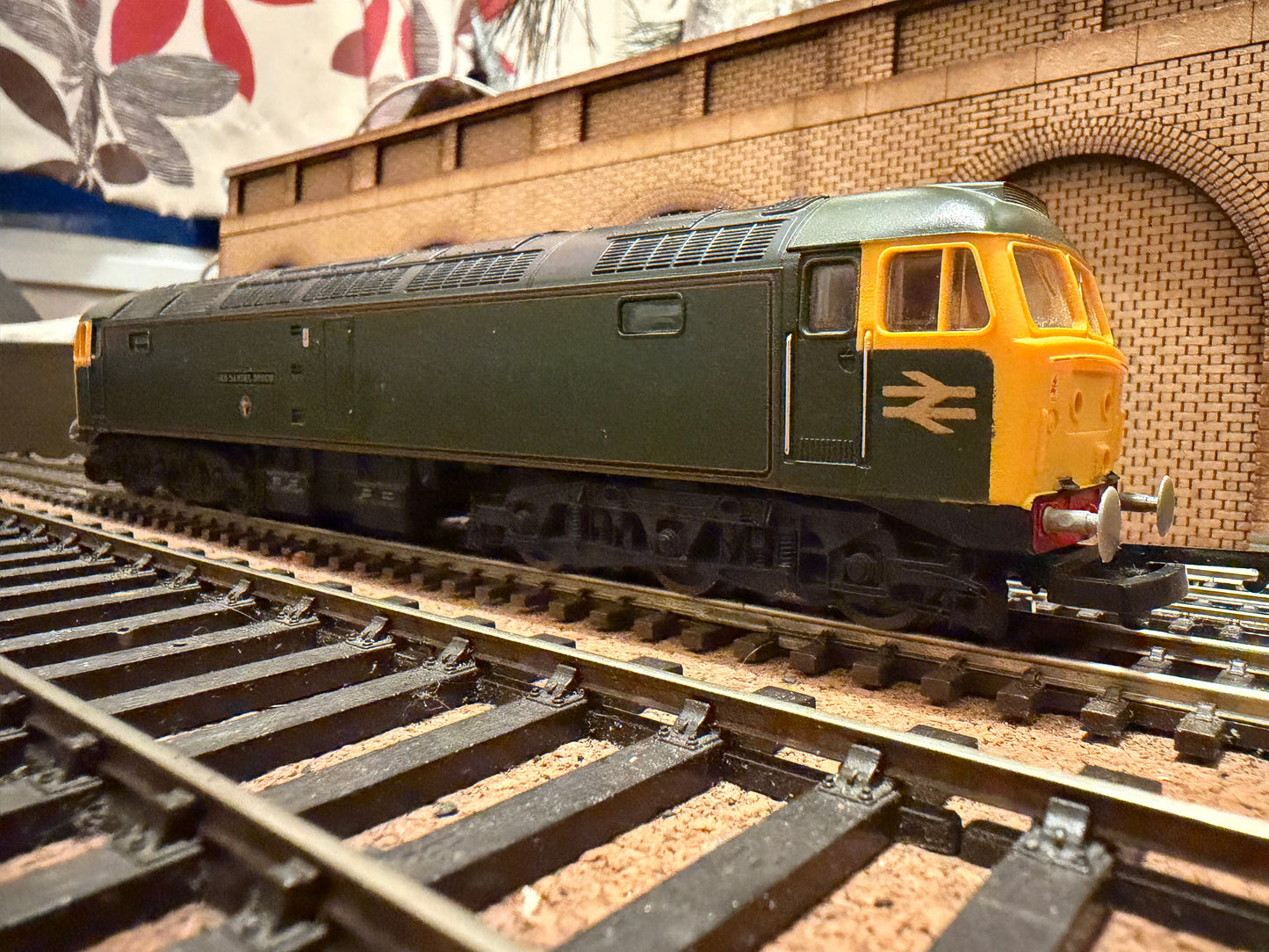 Lima 205213A (OO) British Railways Class 47/4 No.47628 “Sir Daniel Gooch” in GWR 150 Lined Brunswick Green