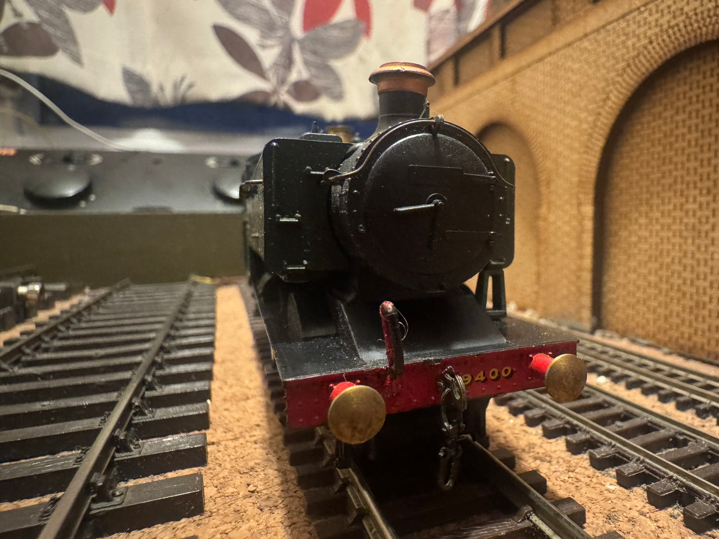 Lima / Mainline (OO) Great Western Railway ‘Hawksworth’ 94xx No.9400 in GWR Unlined Green. 