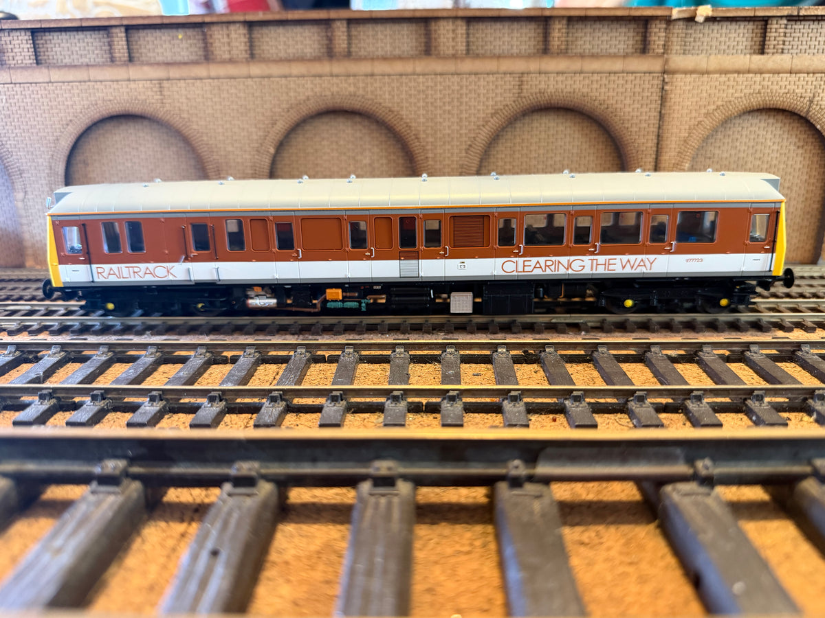 Dapol 4D-009-009D (OO) Ex British Railways Class 121. Departmental Sandite & Route Learning Unit 960021 in Railtrack Livery. DCC Ready. (Working Project Model) 