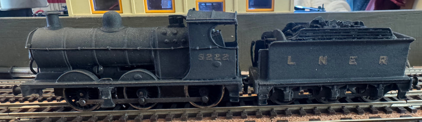 Tri-Ang / BEC Kit (OO) Ex GCR J11/1 ‘Pom Pom’ No.5222 in Weathered London North Eastern Railway Unlined Black