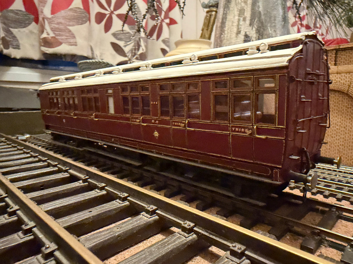 Midland Carriage Works J114 (O Gauge) Midland Railway, 47ft Bogie Clerestory, Lavatory Third No.345 in MR Crimson Lake 