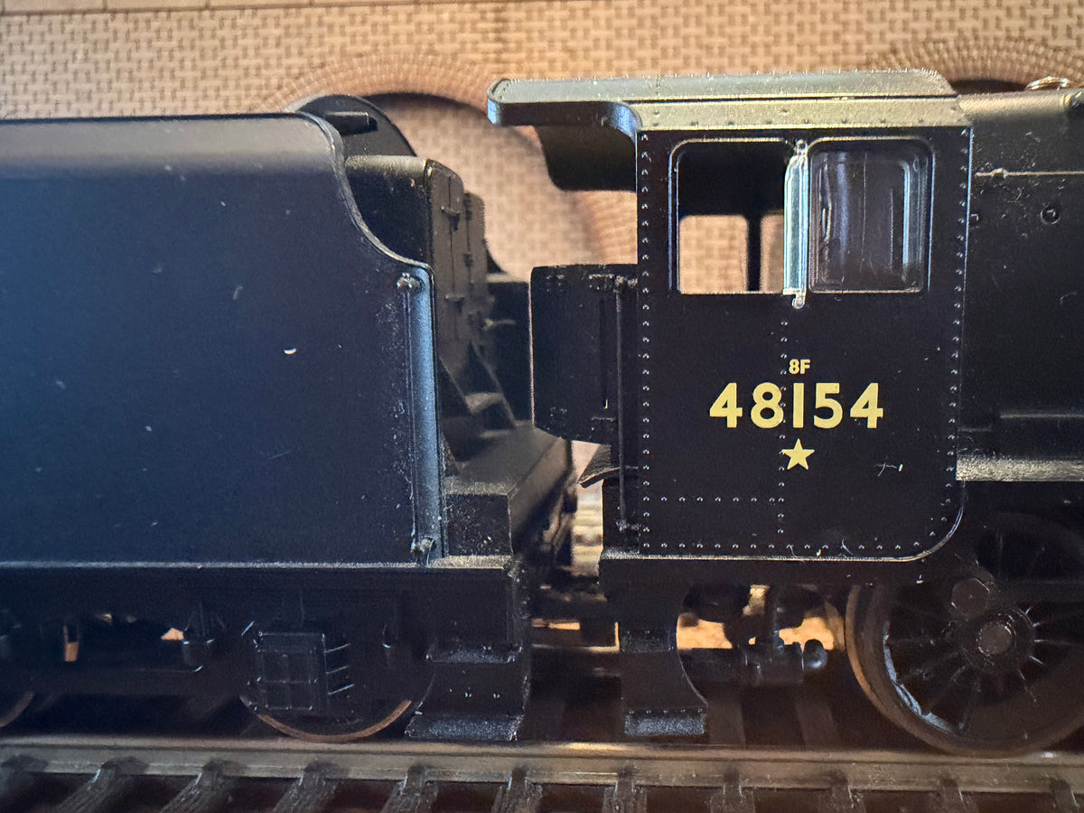 Hornby R2229 (OO) Ex LMS ‘Stanier’ 8F No.48154 in British Railways Unlined Black. (Shed Code 2F, Market Harborough Depot) DCC Ready 