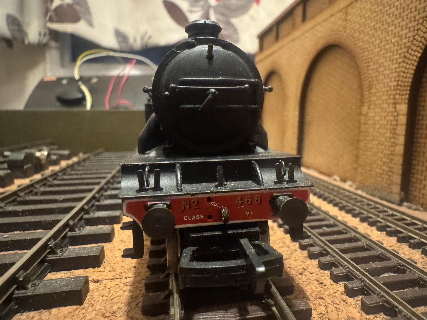 Bachmann 31-603 (OO) London North Eastern Railway V1 No.466 in Pre-war Lined LNER Black
