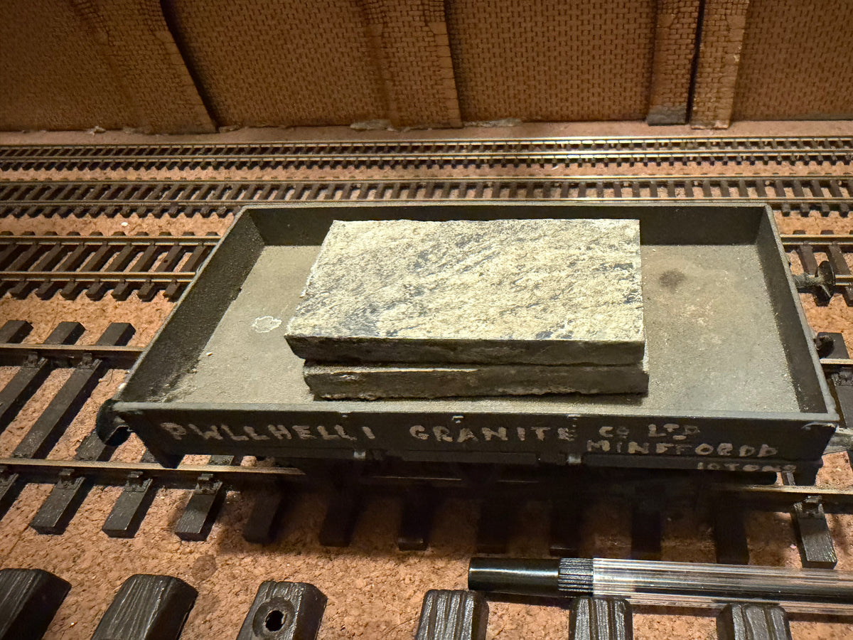 Three Aitch Mouldings (O Gauge) Pwllheli Granite Co Ltd of Minffordd 10T Three Plank Wagon with Load 