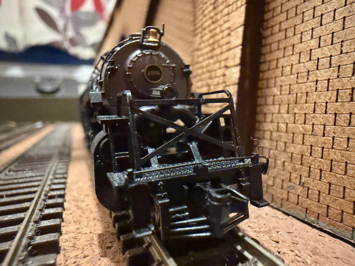 Life-Like Trains 7577 (N Scale) United States Railroad Administration 2-8-8-2 / Norfolk & Western Railroad Y2 No.2016 in N&W Black. 