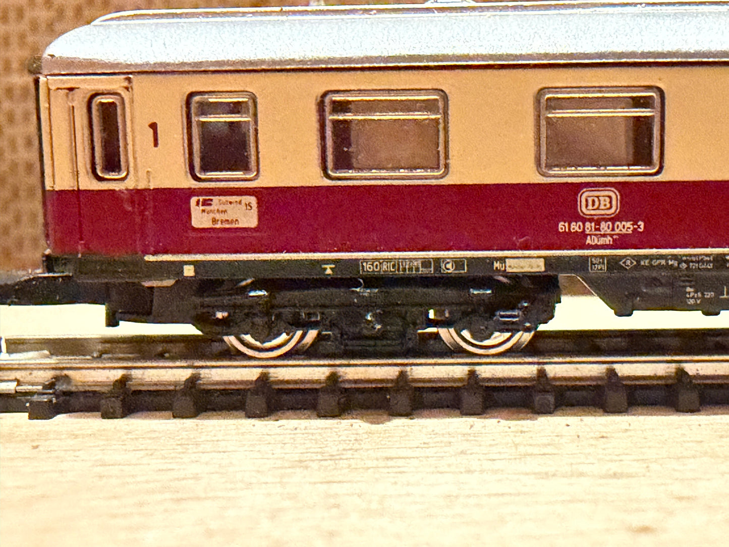 Marklin Mini Club 3738 (Z) Deutsche Bahn Tee First Class Top Deck observation car No.61 80 81-80 005-3 in DB Red and Cream.