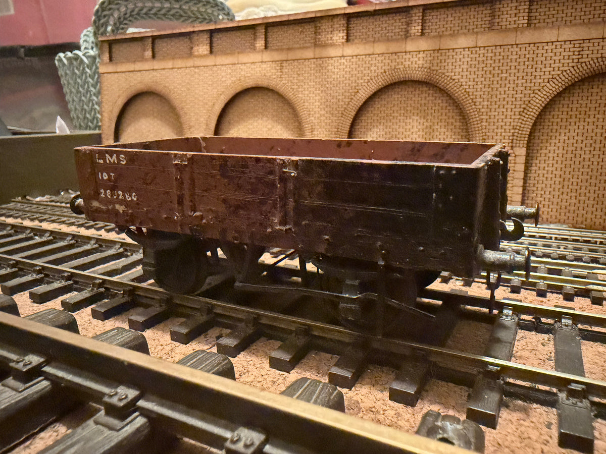 Scratch Built (O Gauge) London Midland & Scottish Railway, 10T, Three Plank Wagon No.209280 in LMS Maroon 