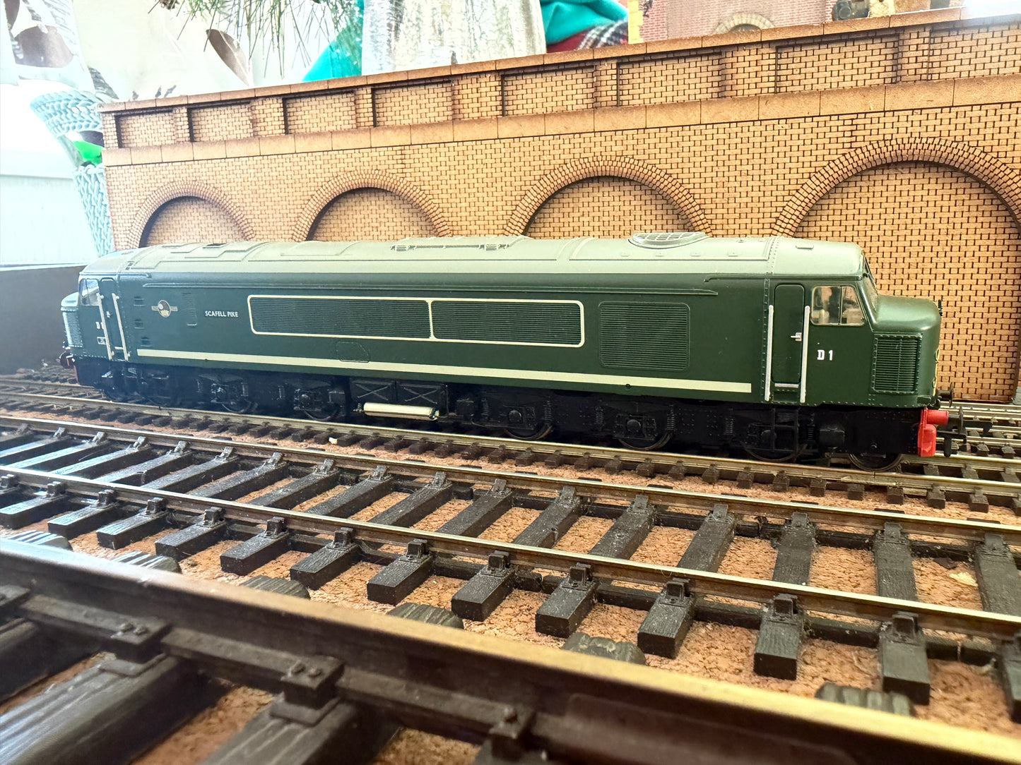 Bachmann 32-650 (OO) British Railways, Sulzer Type 4 [Class 44] No.D1 “Scafell Pike” in British Railways Green and small yellow ends. 