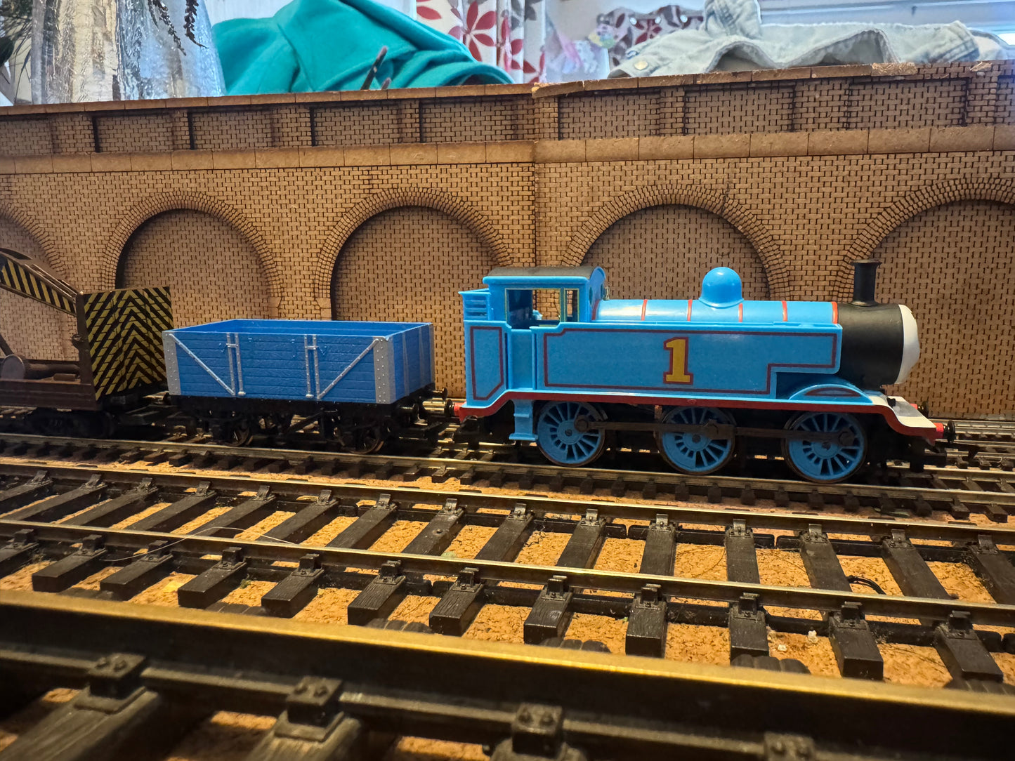 Hornby Thomas & Friends R9699 (OO) Thomas & The Breakdown Train Starter Set. 