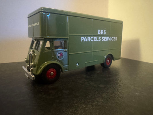 Lledo Trackside 146000 (1:76 / OO9 / OO) Guy Pantechnicon in British Railways, British Road Service, Parcels Service Livery. 