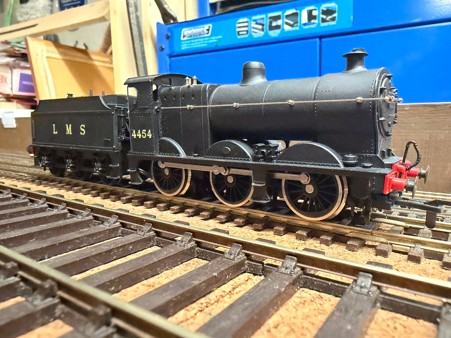 Airfix 45122-6 (OO) London Midland & Scottish Railway ‘Fowler’ 4F No.4454 in LMS Unlined Black 