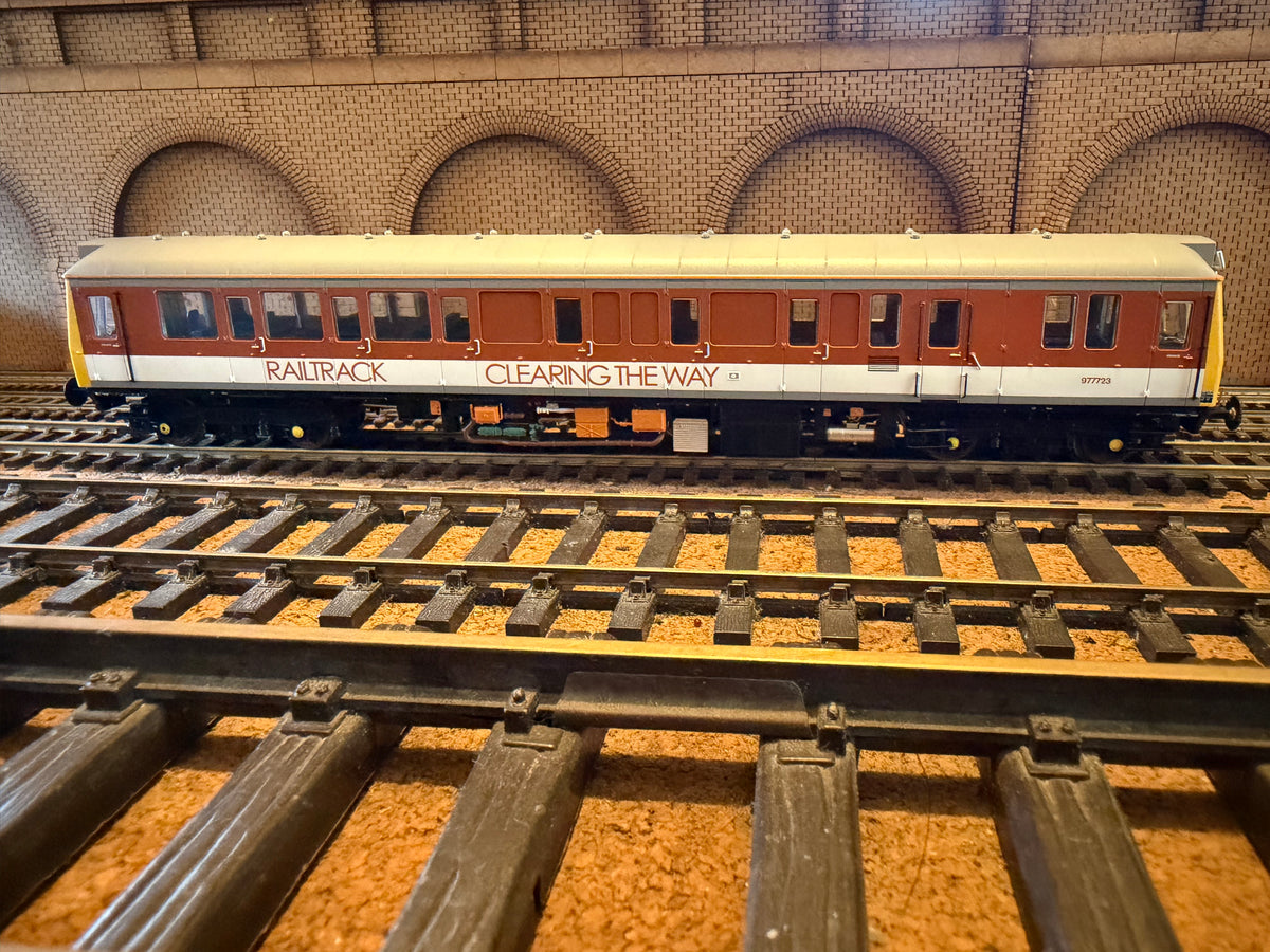 Dapol 4D-009-009D (OO) Ex British Railways Class 121. Departmental Sandite & Route Learning Unit 960021 in Railtrack Livery. DCC Ready. (Working Project Model) 