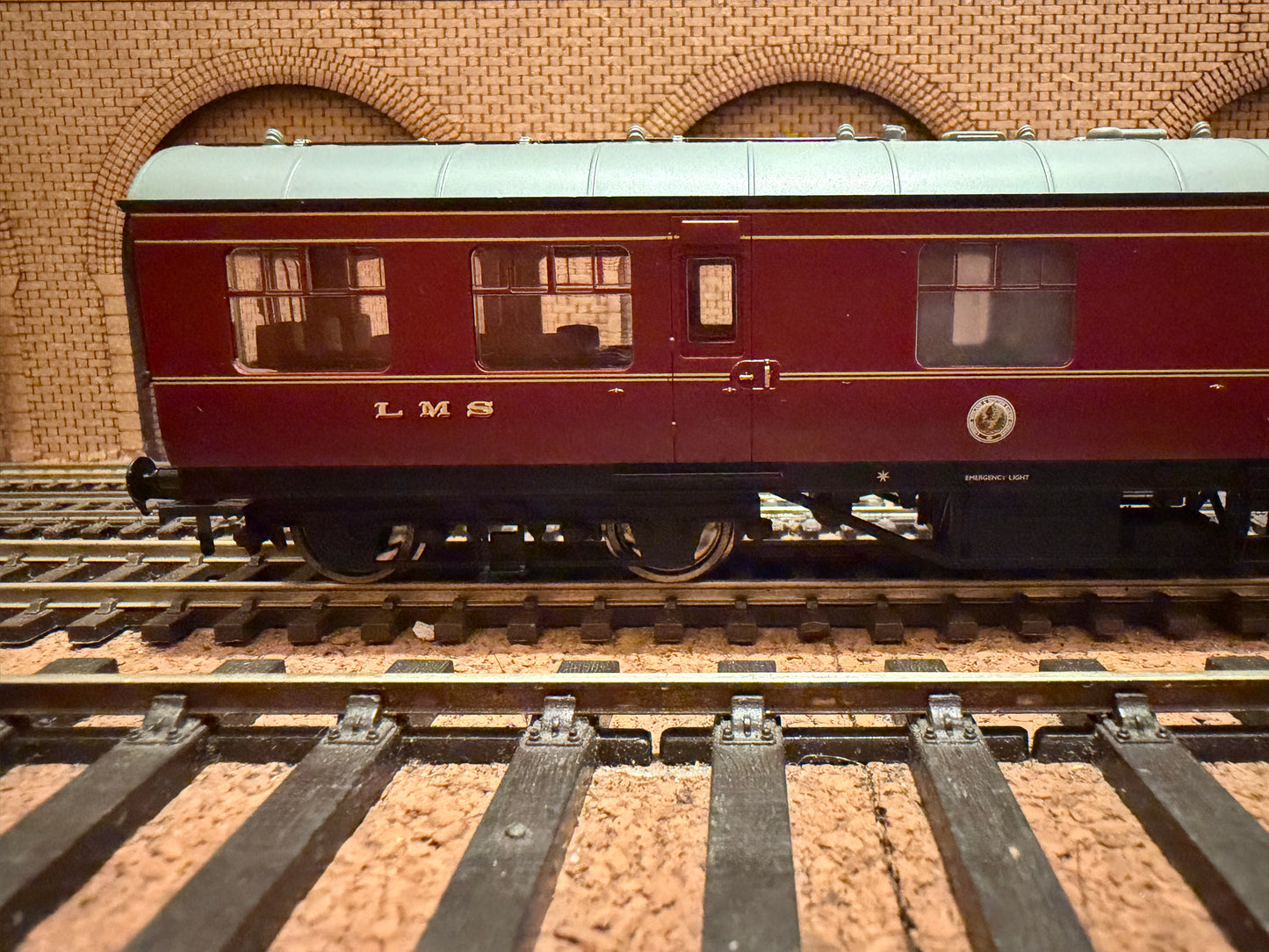 Bachmann 39-775 (OO) London Midland & Scottish Railway 50ft Inspection Saloon in LMS Crimson Lake 