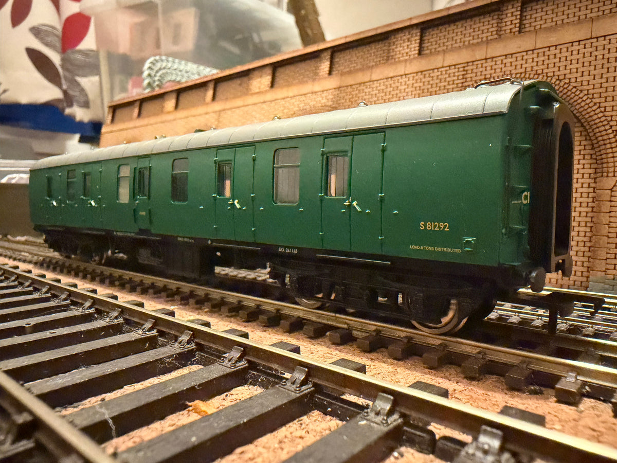 Bachmann 39-178A (OO) British Railways MK1 57ft Baggage Gangwayed Full Brake No.S81292 in BR Southern Region Green 