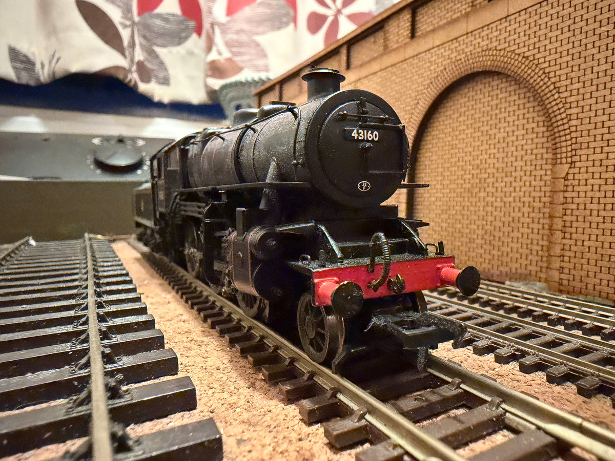 Bachmann 32-577 (OO) British Railways [LMS] ‘Ivatt’ 4MT ‘Fargo’ No.43160 in BR Lined Black. (Shed Code 32F, Great Yarmouth Beach Depot) DCC Ready 