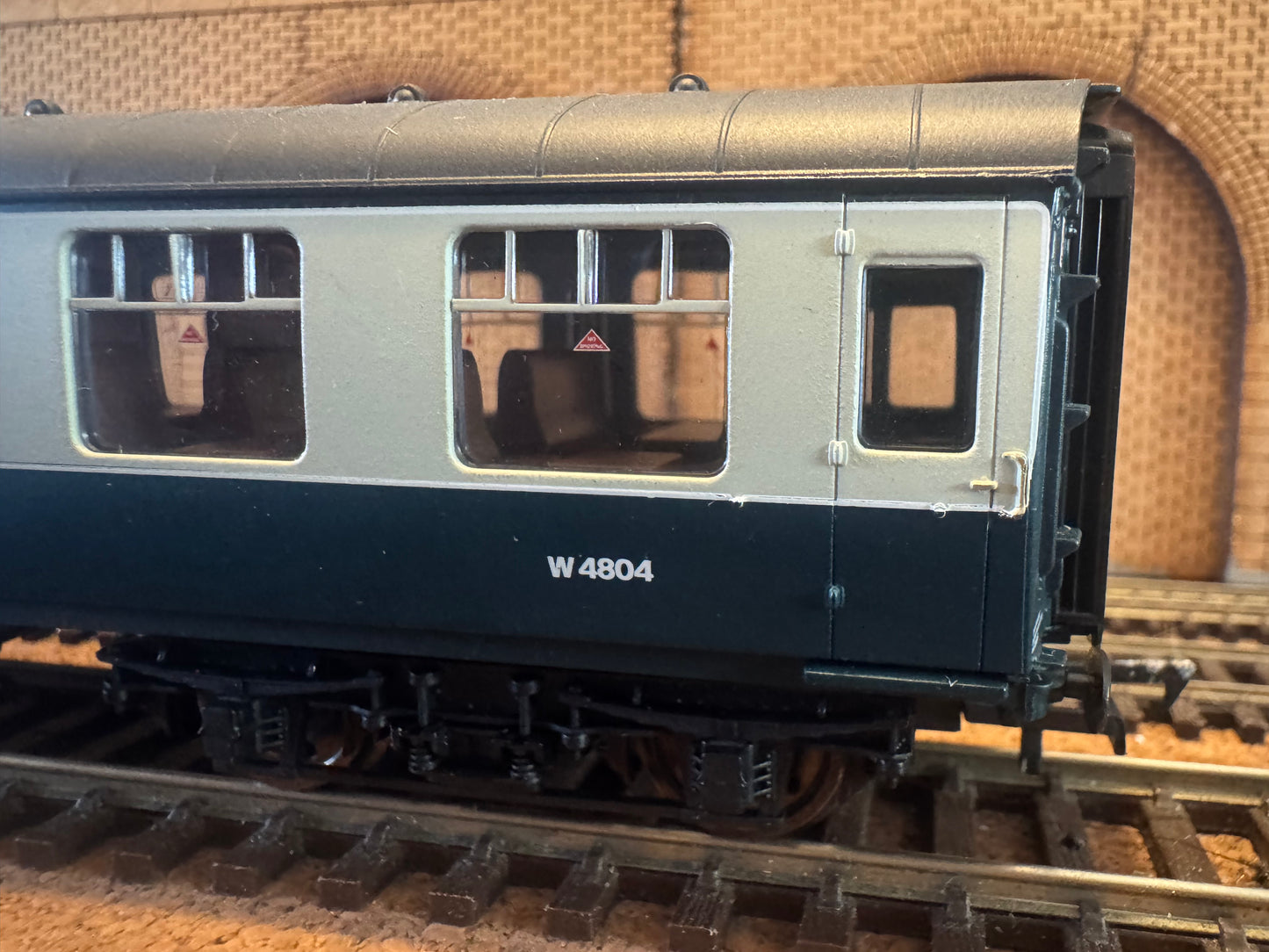 Hornby R4775 (OO) British Railways MK1 Second Open No.W4804 in British Rail Blue Grey.