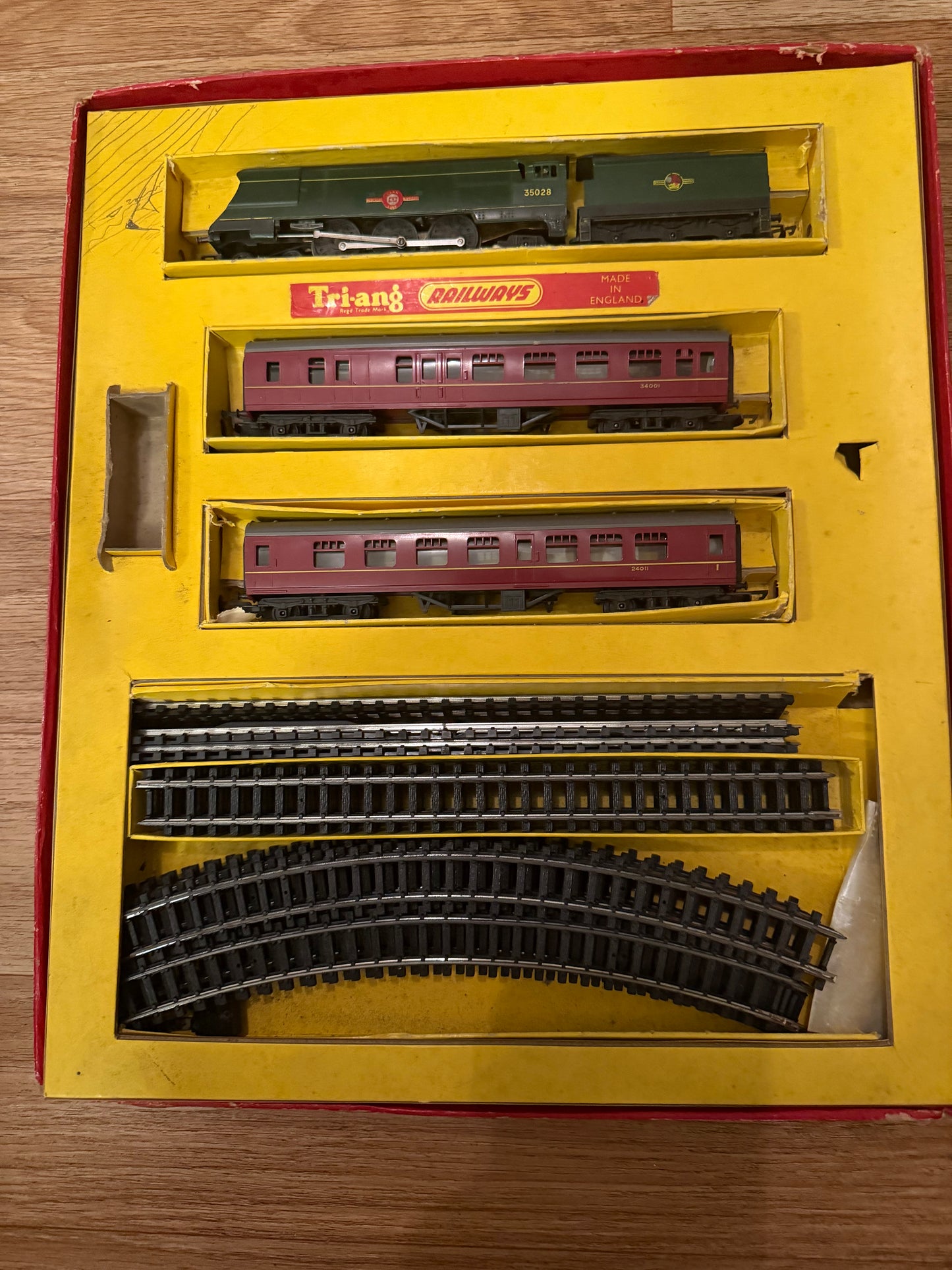 Tri-ang T.3 (TT) Merchant Navy Starter Set 