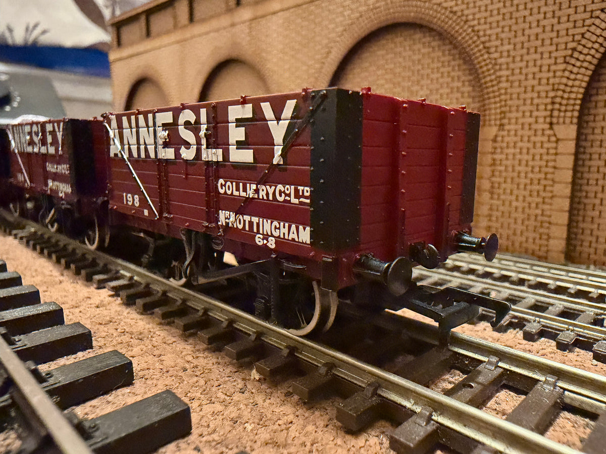 Bachmann 37-081X (OO) Annesley Colliery Company, Seven Plank Coal Wagon Triple Pack. Limited edition 