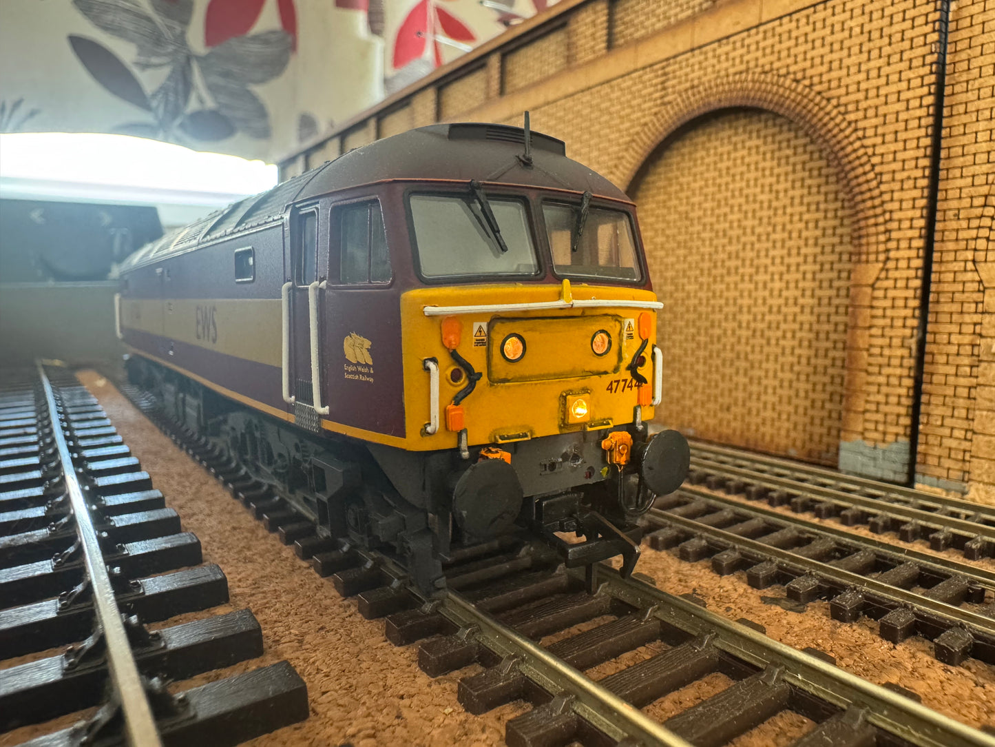 Heljan 4650 (OO) Ex British Railways Class 47/7b No.47744 in lightly weathered English Welsh and Scottish Livery. DCC Fitted 