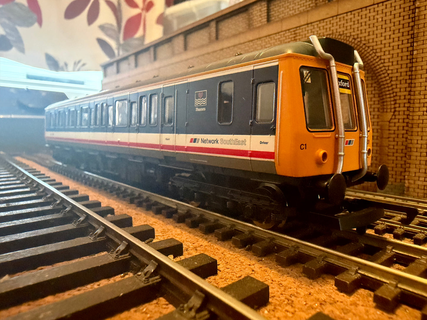 Hornby R2508 (OO) British Railways Class 121 ‘Bubble Car’ No.121031 in Network SouthEast Livery. DCC Ready 