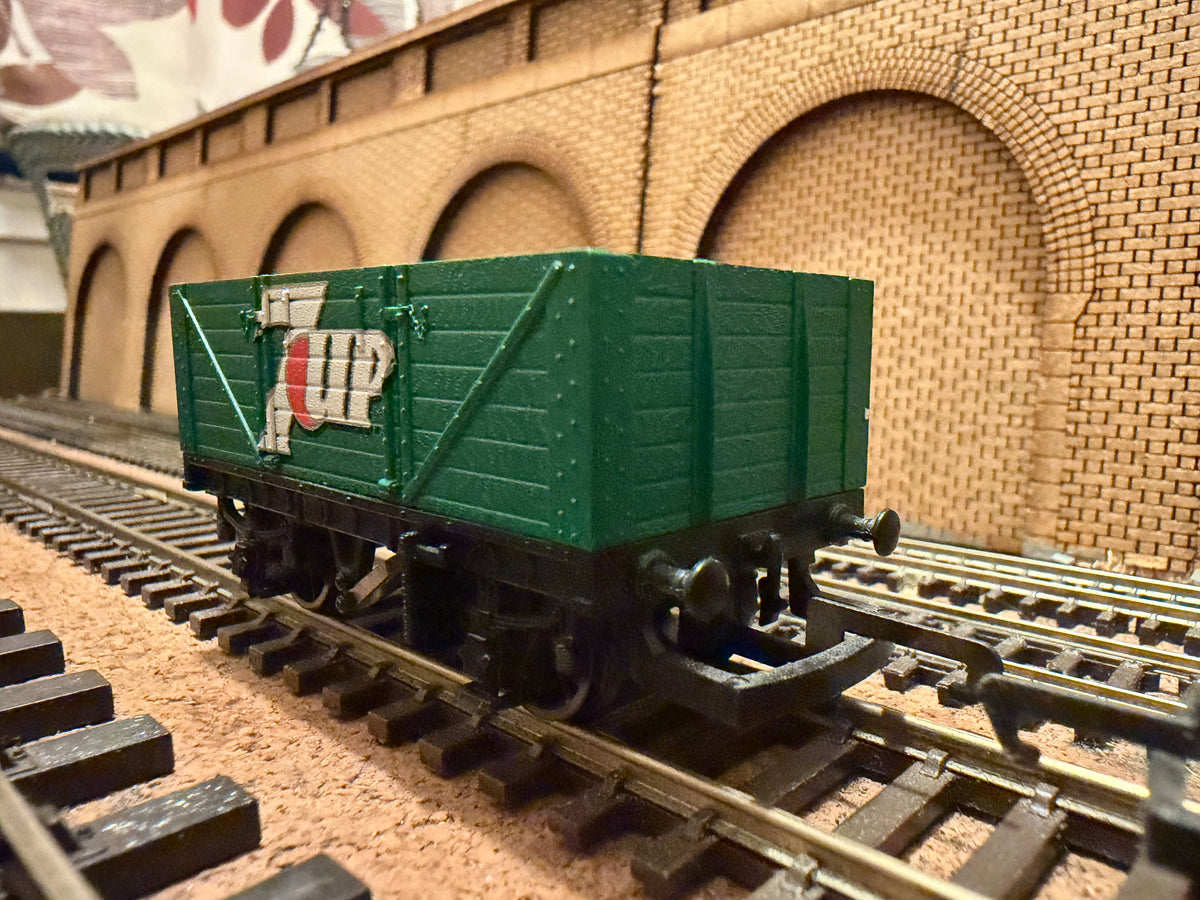 Hornby R1015 (OO) Industrial Freight Starter Set 