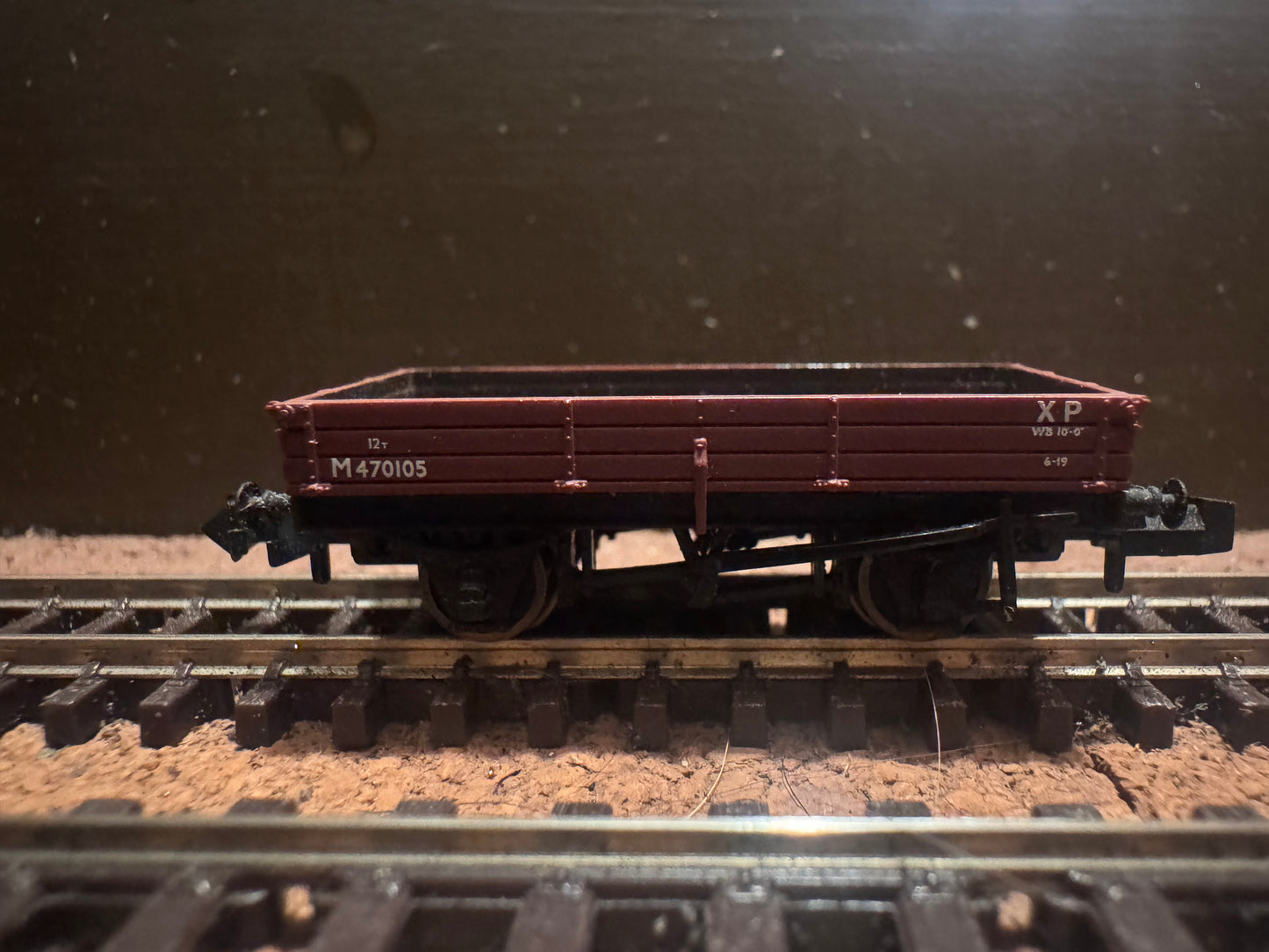 Graham Farish 377-501A (N Gauge) British Railways 12Ton Three Plank Open Wagon No.470105 in BR Bauxite 